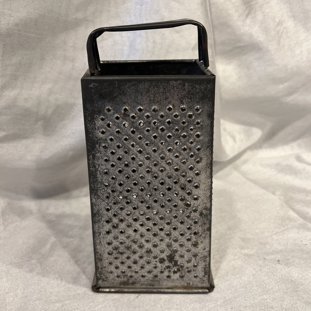 Vintage Biltrite Metal/Steel Box Type Cheese Grater Shredder 4 Sides USA  Rustic